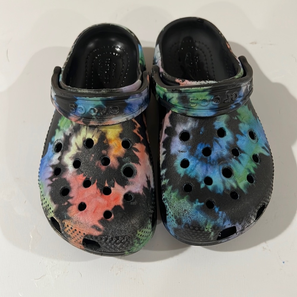 Crocs size 11